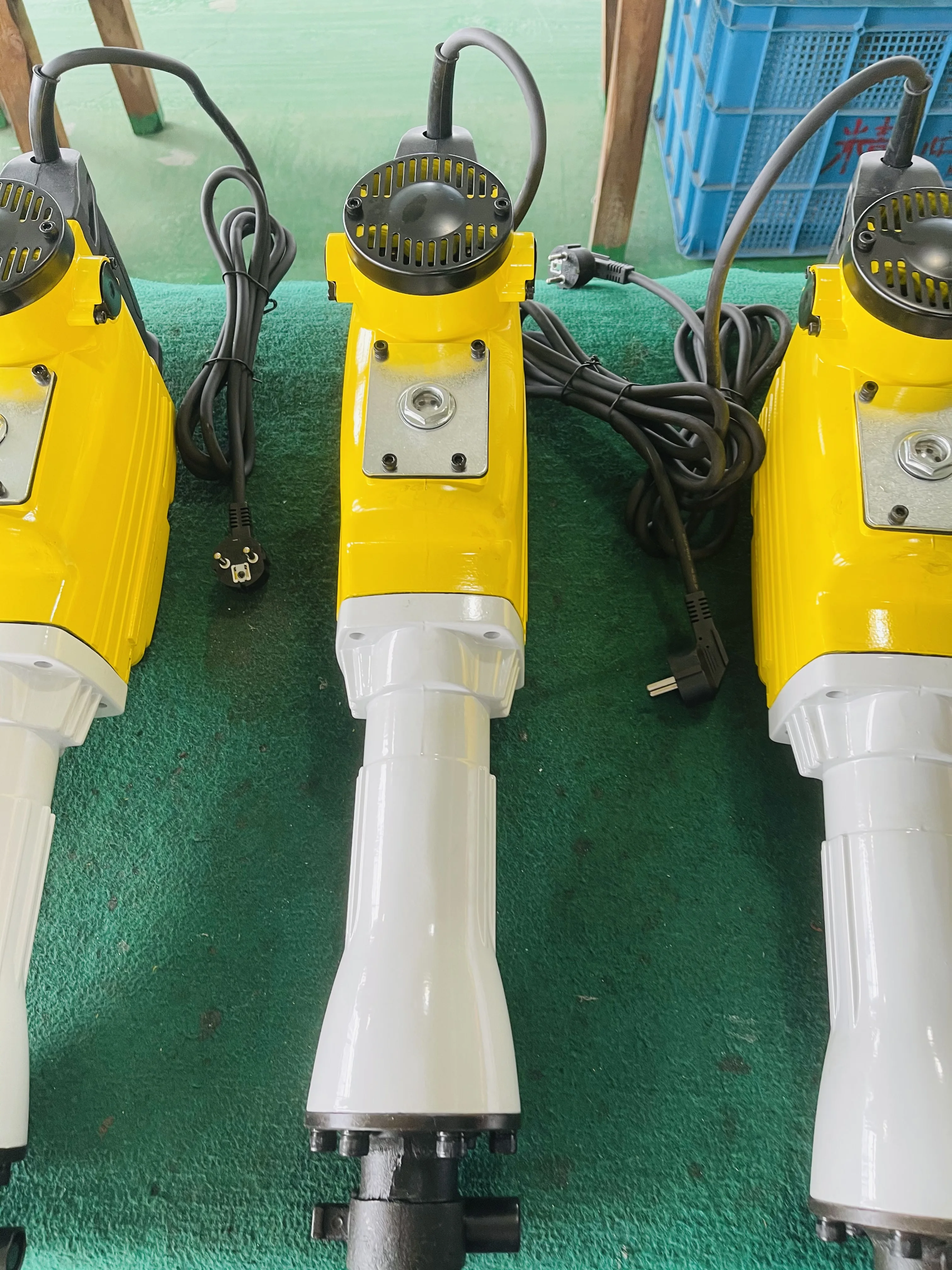 
AOLI Hot sale 65A Hand Electric Demolition Breaker hammer 1500W high quality breaker prices concrete breaker 