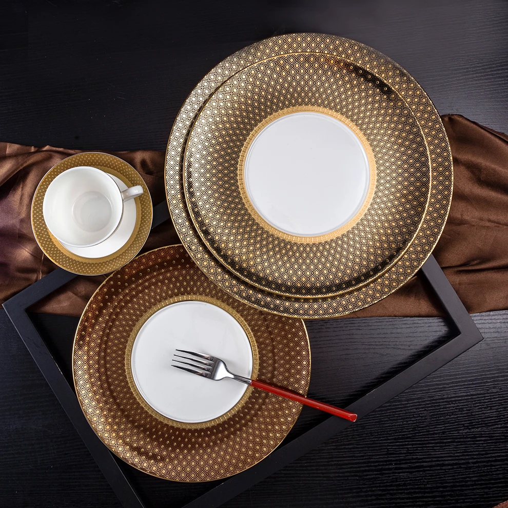Luxury Hotel Restaurant Ceramic Gold Rim Pattern Design Bone China Charger Plate