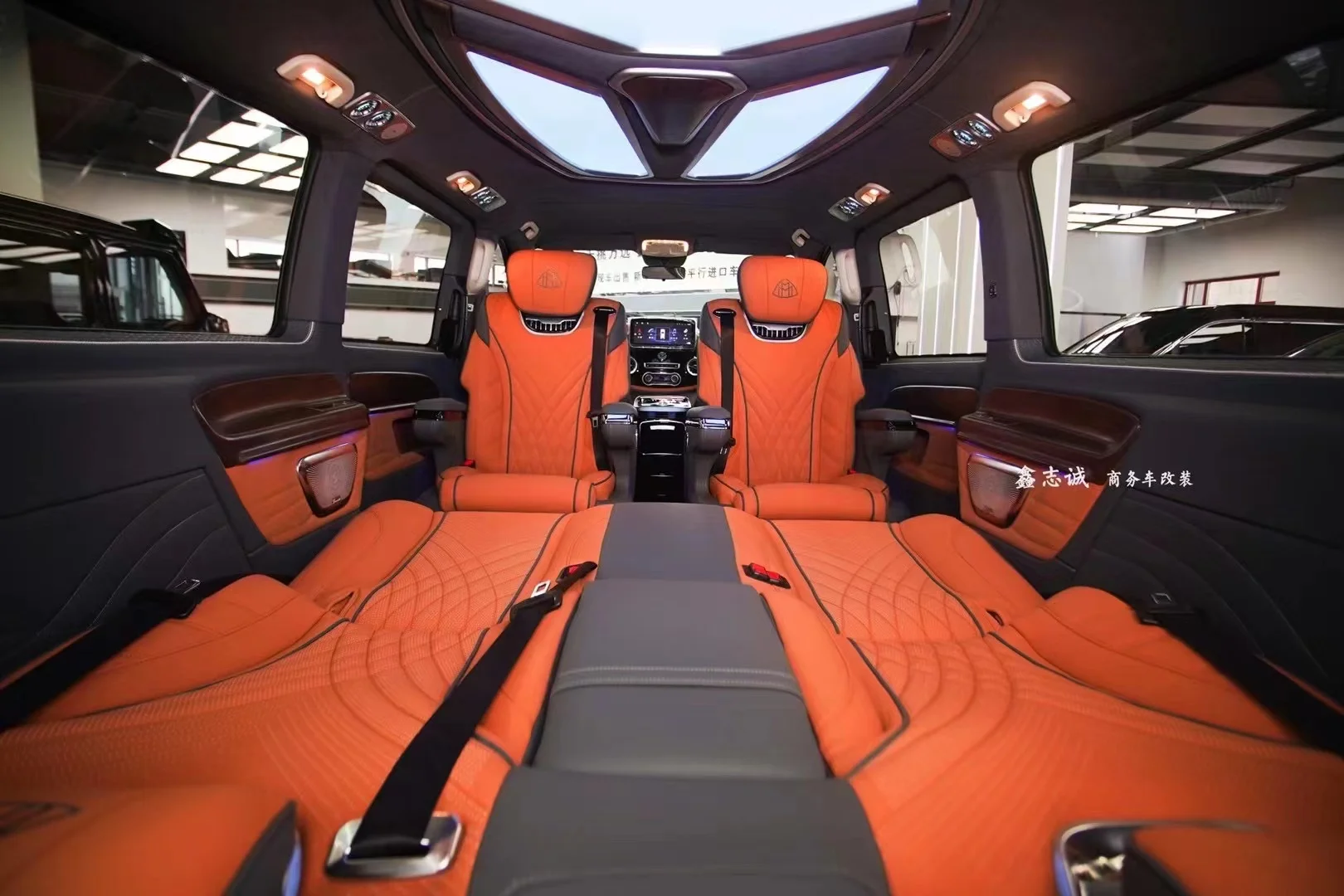 Luxury VIP Sofa Seat for  Alphard Sprinter Vito RV Motorhome Bus Van Made of PU Leather and PVC Material