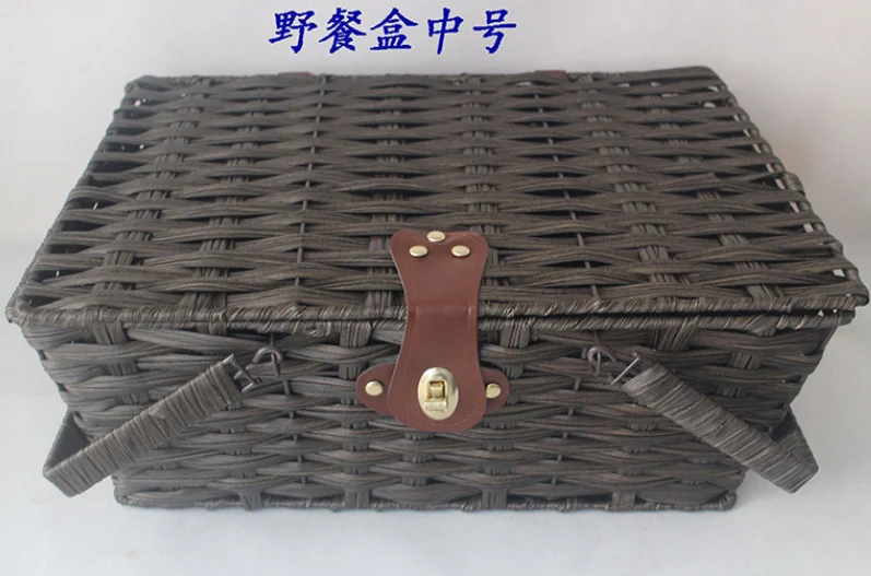 Gemmaart Wicker Picnic Basket with Wooden Lids Large Picknick Hamper with Handle for Camping Valentine Day Birthday Brown