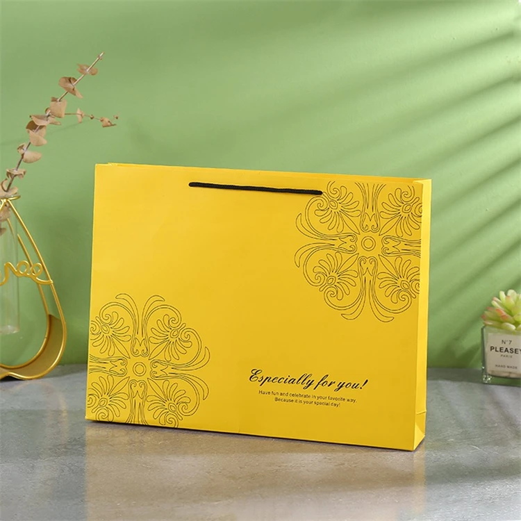 High-End Golden Foil Packaging Gift Box Wholesale Display Cardboard Paper Empty Tray Candy Chocolate Embossing Matt Lamination
