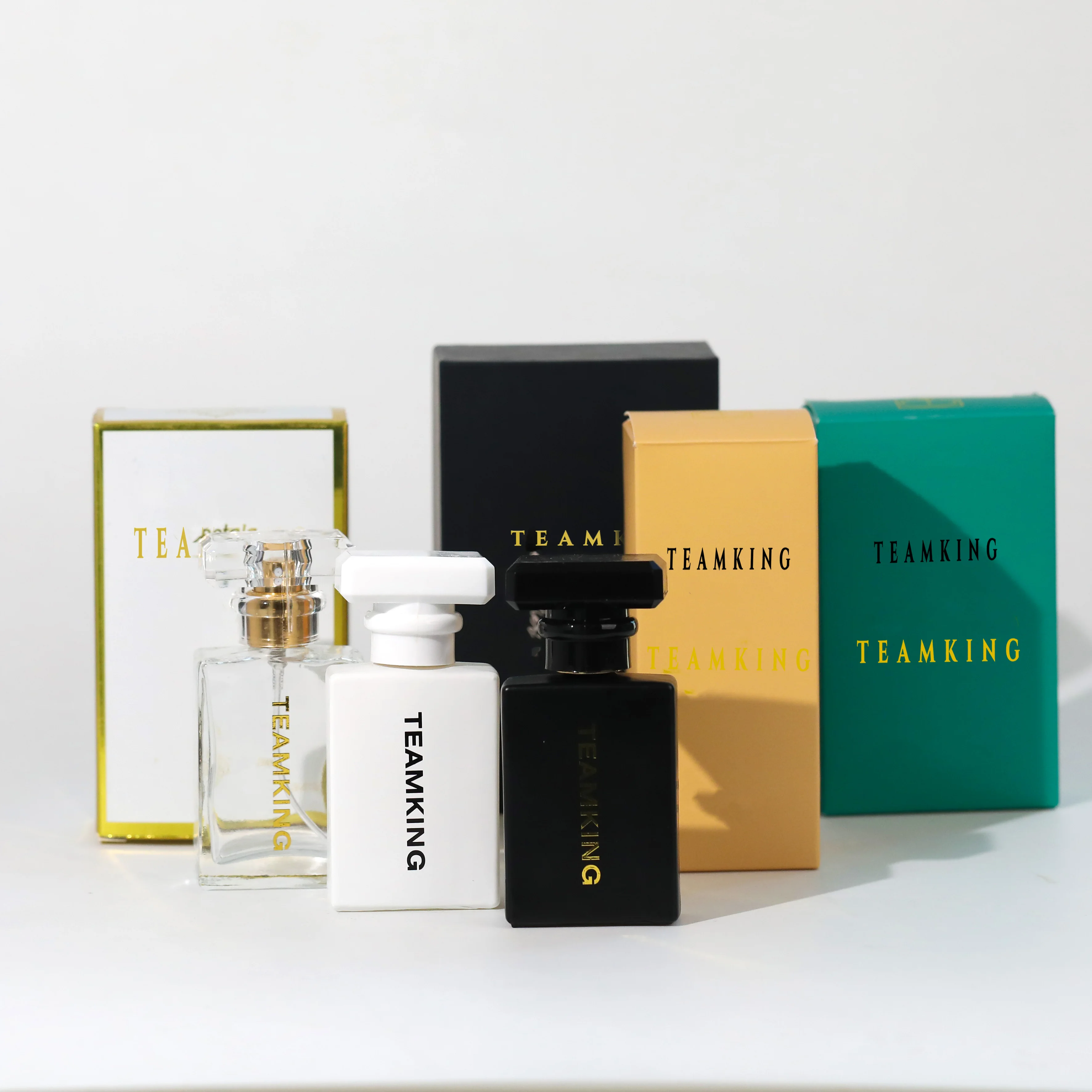 Custom Logo Printed Square Perfume Spray Bottle 30Ml 50Ml 100Ml Refillable Glass Vintage Perfume Bottle With Box