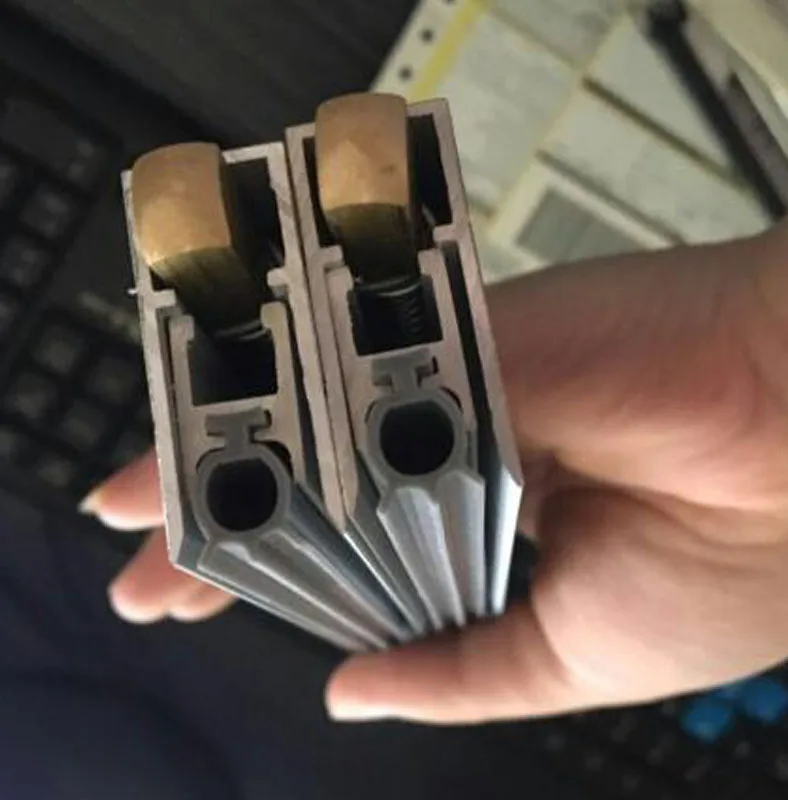 High Quality Drop Seals Width 14mm * Length 34mm 6063 Aluminium profile + Silicone seal + Copper tip Door Bottom Sealing Strip f