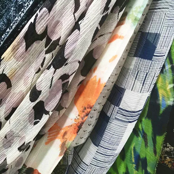 silk like chiffon /Poly material  printed woven chiffon fabric