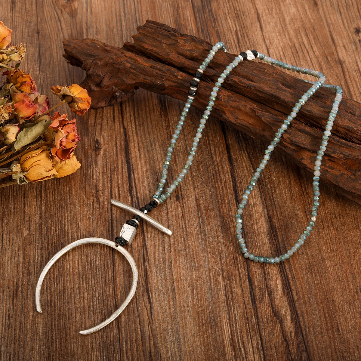 Exaggerated vintage mat silver tribal design crystal beads long horse shoe big pendant necklace for women