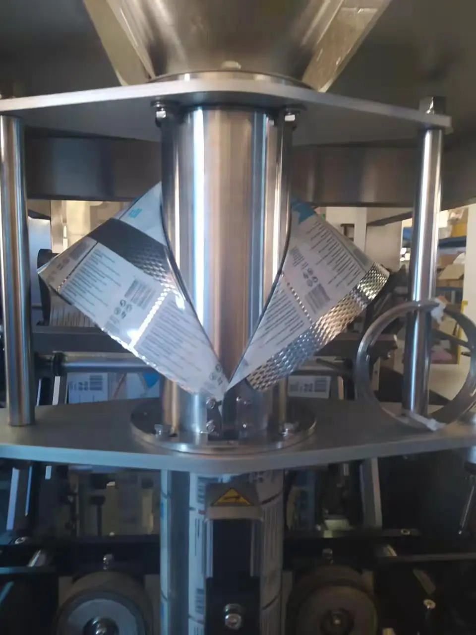 Automatic food packaging machine pet food zip-lock bag packing machine