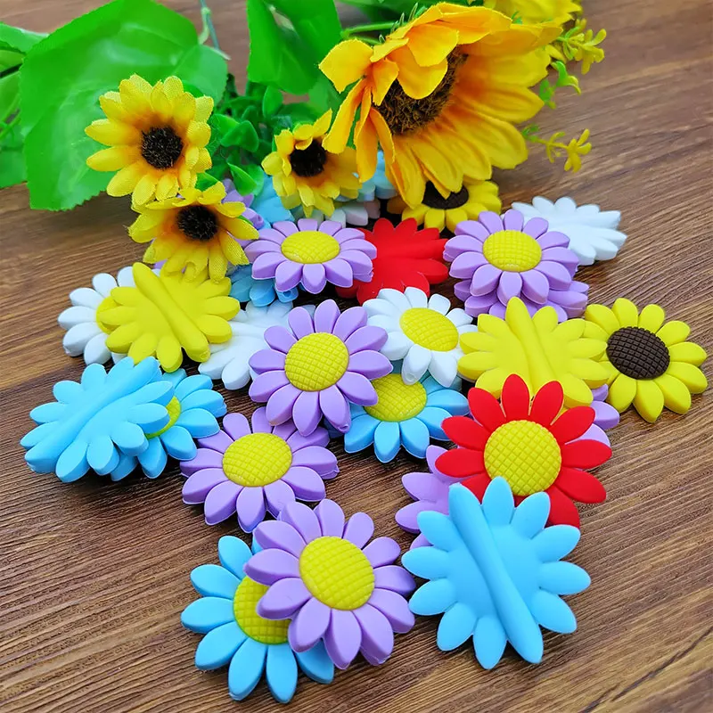 Wholesale Eco Friendly Soft Sunflower Focal Silicone Beads Other Loose Silicone Baby Beads For Chewing Toy Gift Nursing Necklace