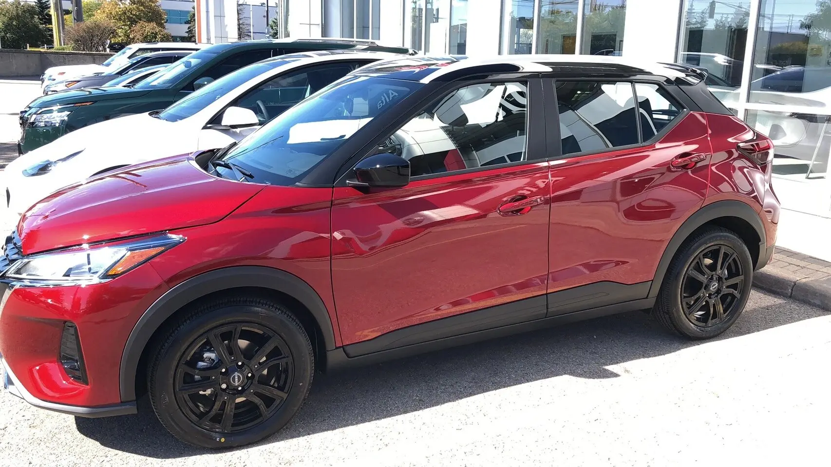 Оптовая продажа модель Nissan 2023 1 5 л новые газовые внедорожники подержанные автомобили