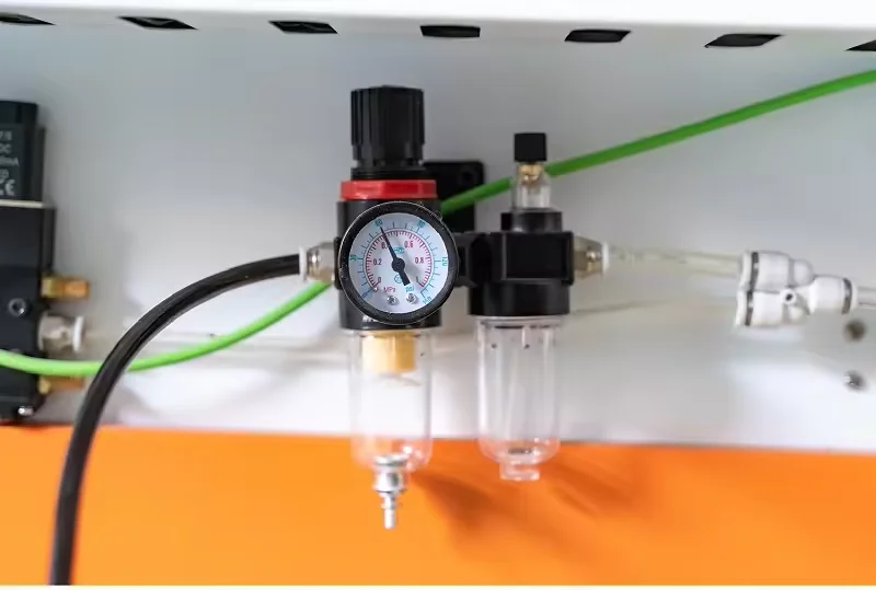 PVC PU Leather Flexible Material Round Knife Vibrating Knife Cutting Machine Garment Fabrics Vibrating Knife Cutting Machine