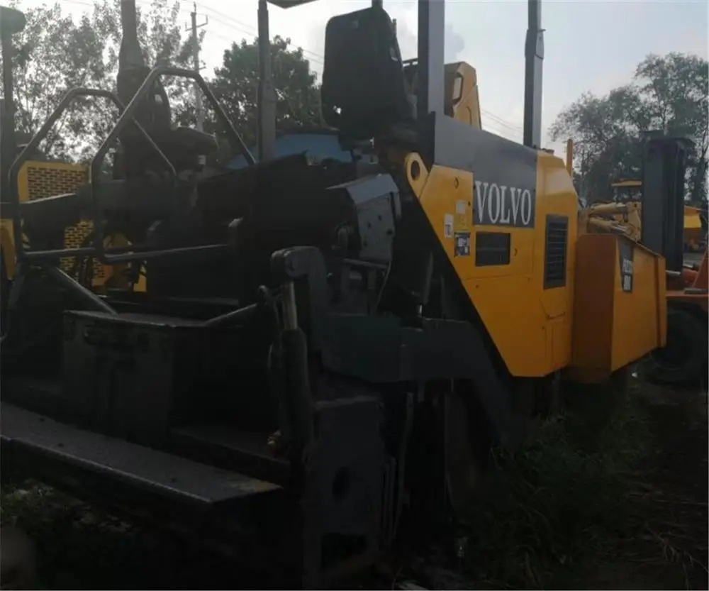 
USED CONDITION ABG TITAN 273-2 ASPHALT PAVER/PITCH PAVER ABG BRAND FOR SALE 