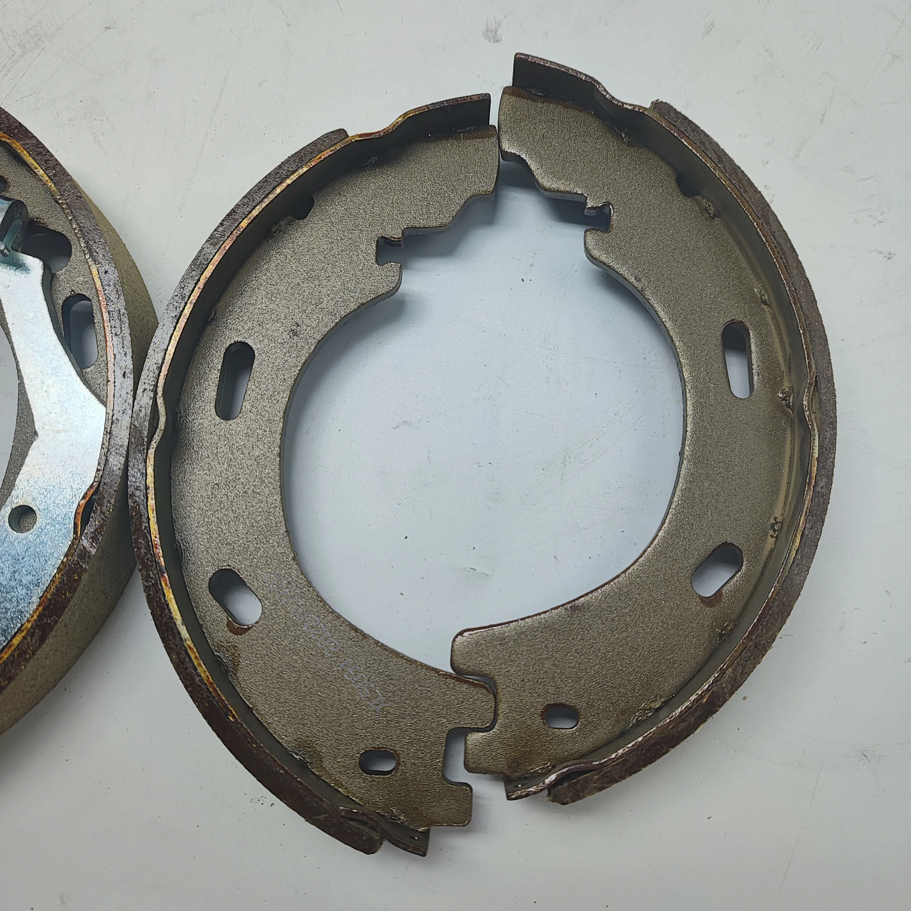 SAIC MAXUS T60 Rear Brake Shoe LDV T60 Hand Brake Pads C00089219 C00089218