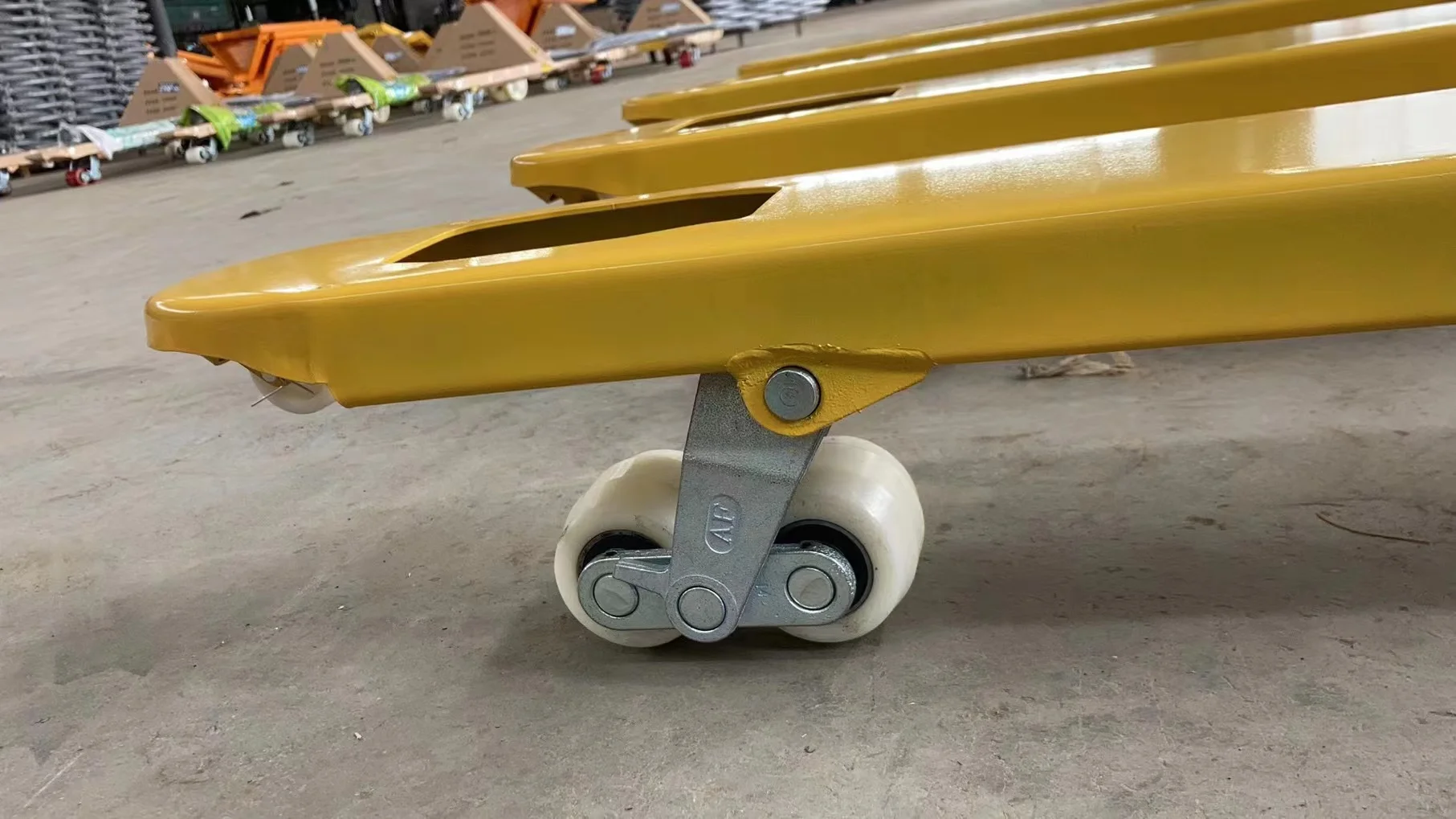 Pallet Truck Price Advantage 2ton Pallet Truck Cheap and Durable Pallet Jack