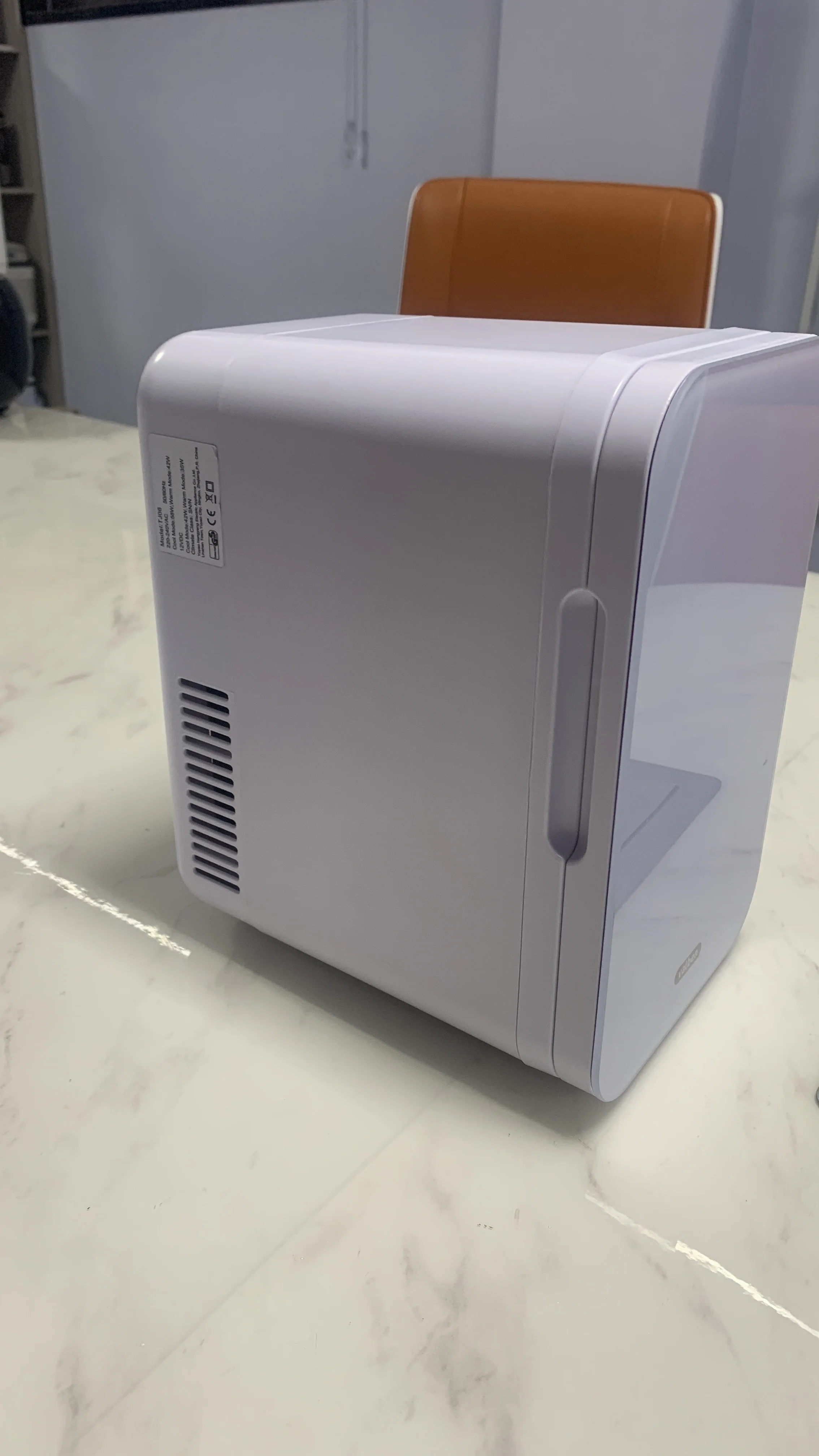 Hot Sale Custom Portable Mini Size Home Hotel Refrigerator Mini Small Fridge