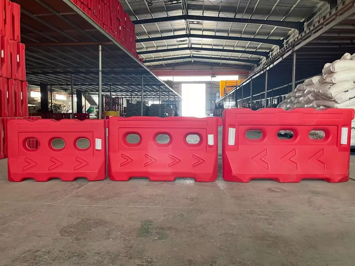High Quality Plastic Road Barrier Water Filled Traffic Barricade Safety Water Filled Traffic Barriers