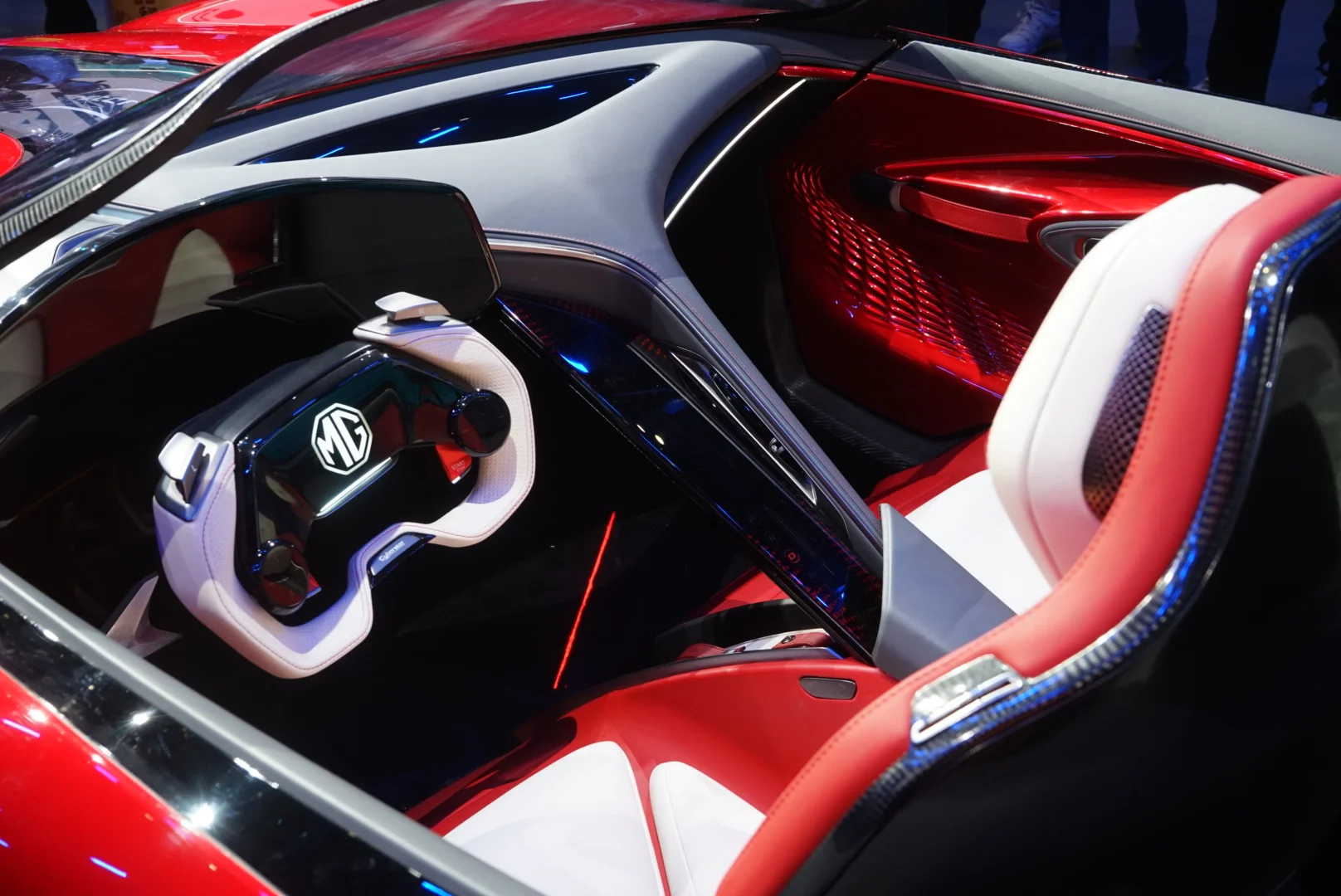 Новая версия 2-местный спортивный автомобиль MG Cyberster 4WD электромобиль Новый энергетический седан Ev автомобили Morris Гаражи родстер купе