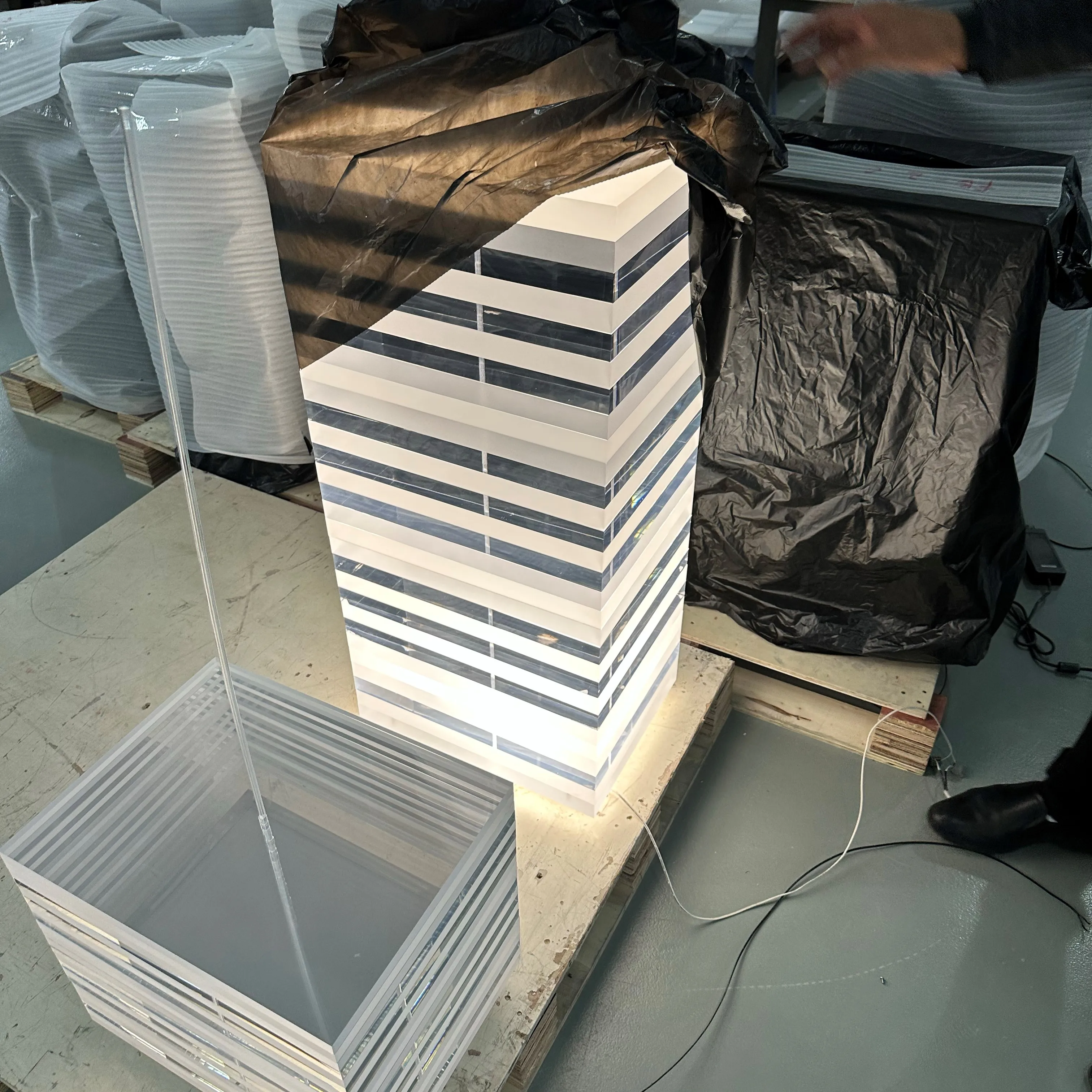 Acrylic Retail Shop Props Custom Display Props for Retail Shop Display