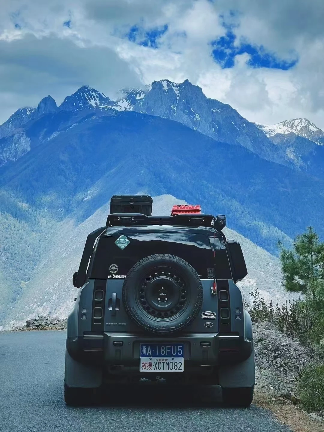 Outdoor Camping Multi-Functional Rotoplastic Toolbox 122L Transport Car Roof Luggage Rack Top Storage Box Cargo Box