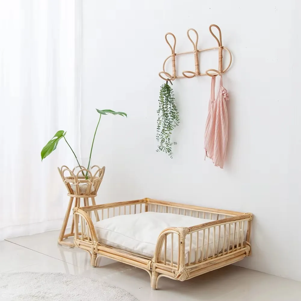 Hovicaed Luxury cat pet dog bed made natural high quality rattan wood furniture bed for pets Amazon best choice