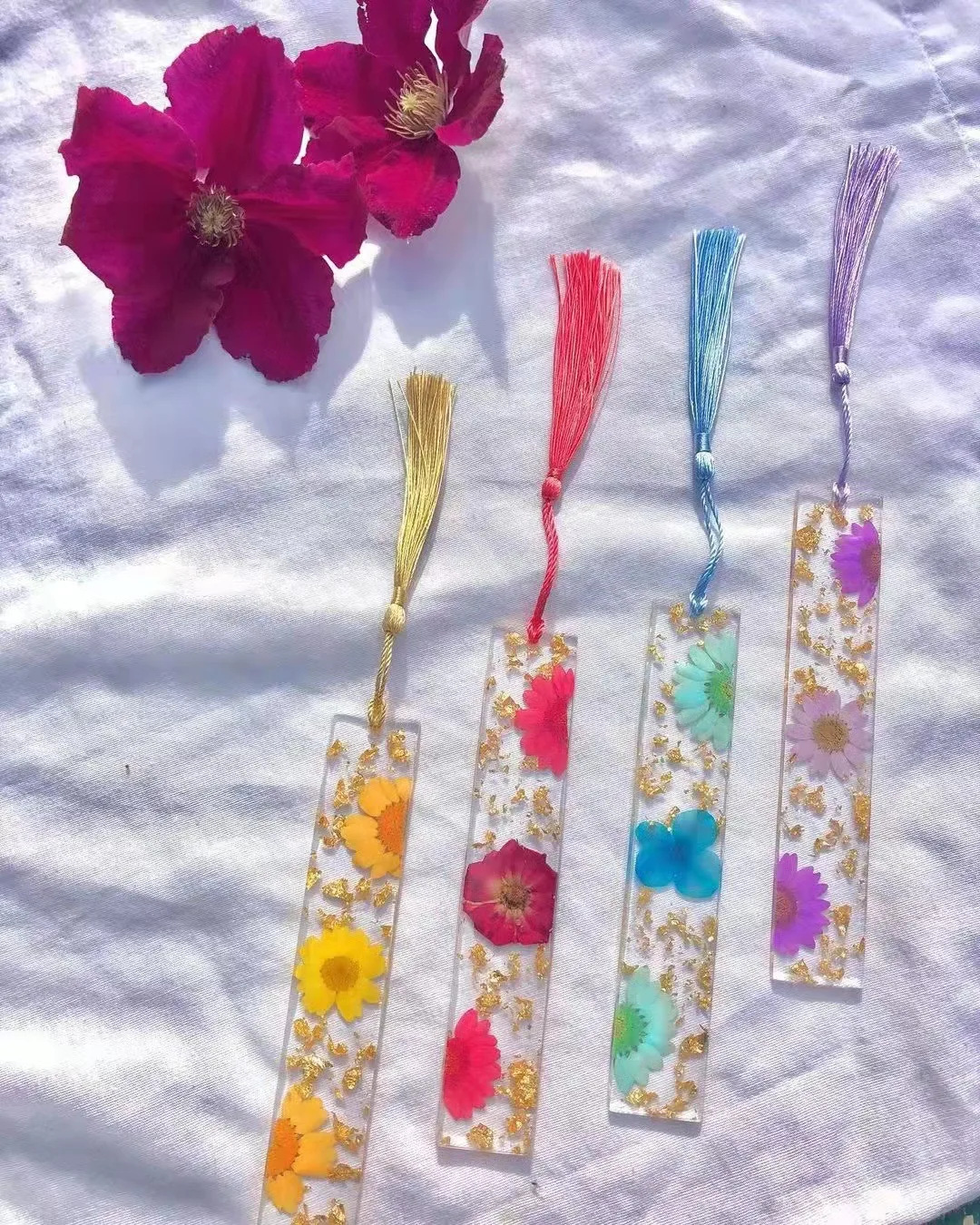 New Dried Flower Resin Bookmark Gift for School Kids Birthday Party Resin Crafts Floral Promotional Bookmarks for book reading