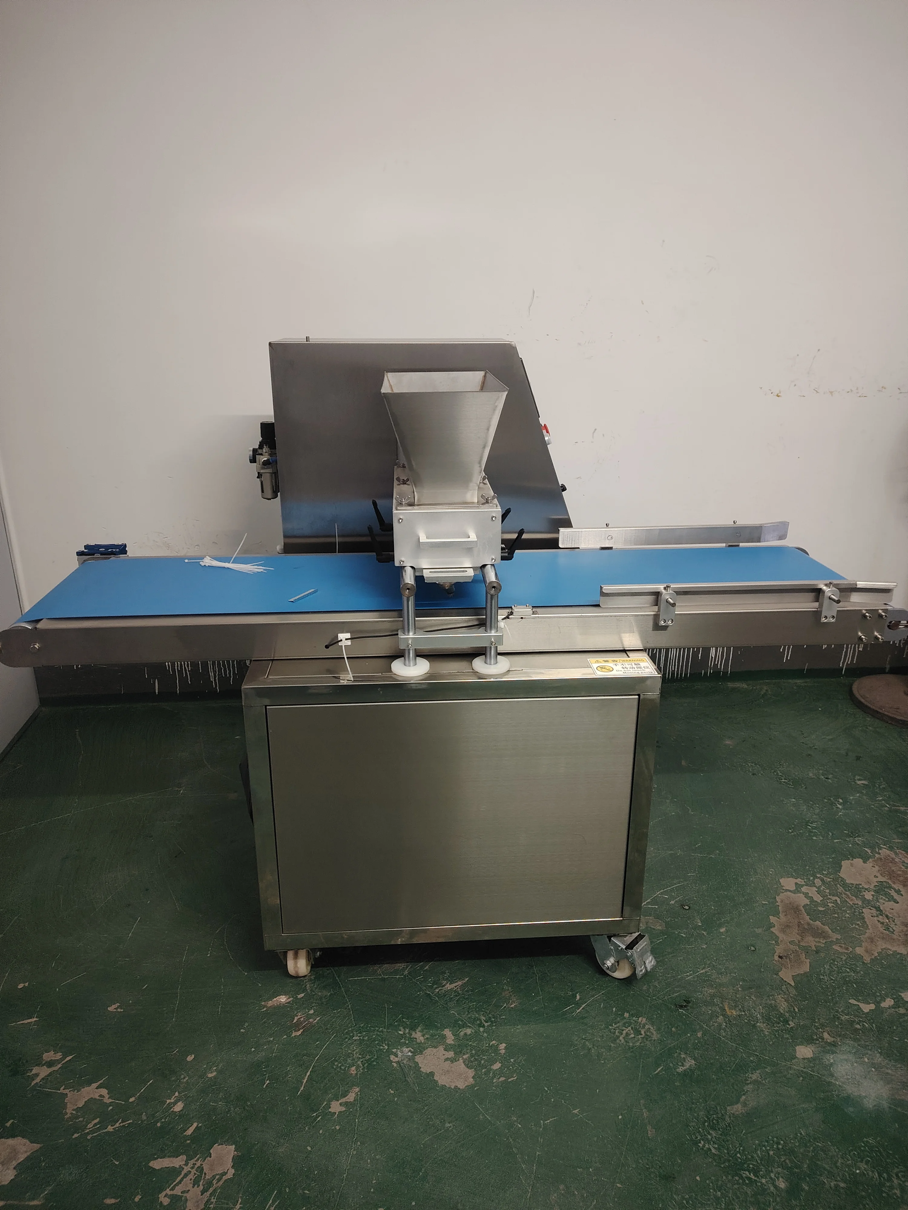 Automatic Cake Filling Machine Cream Filler Cakes Cupcake