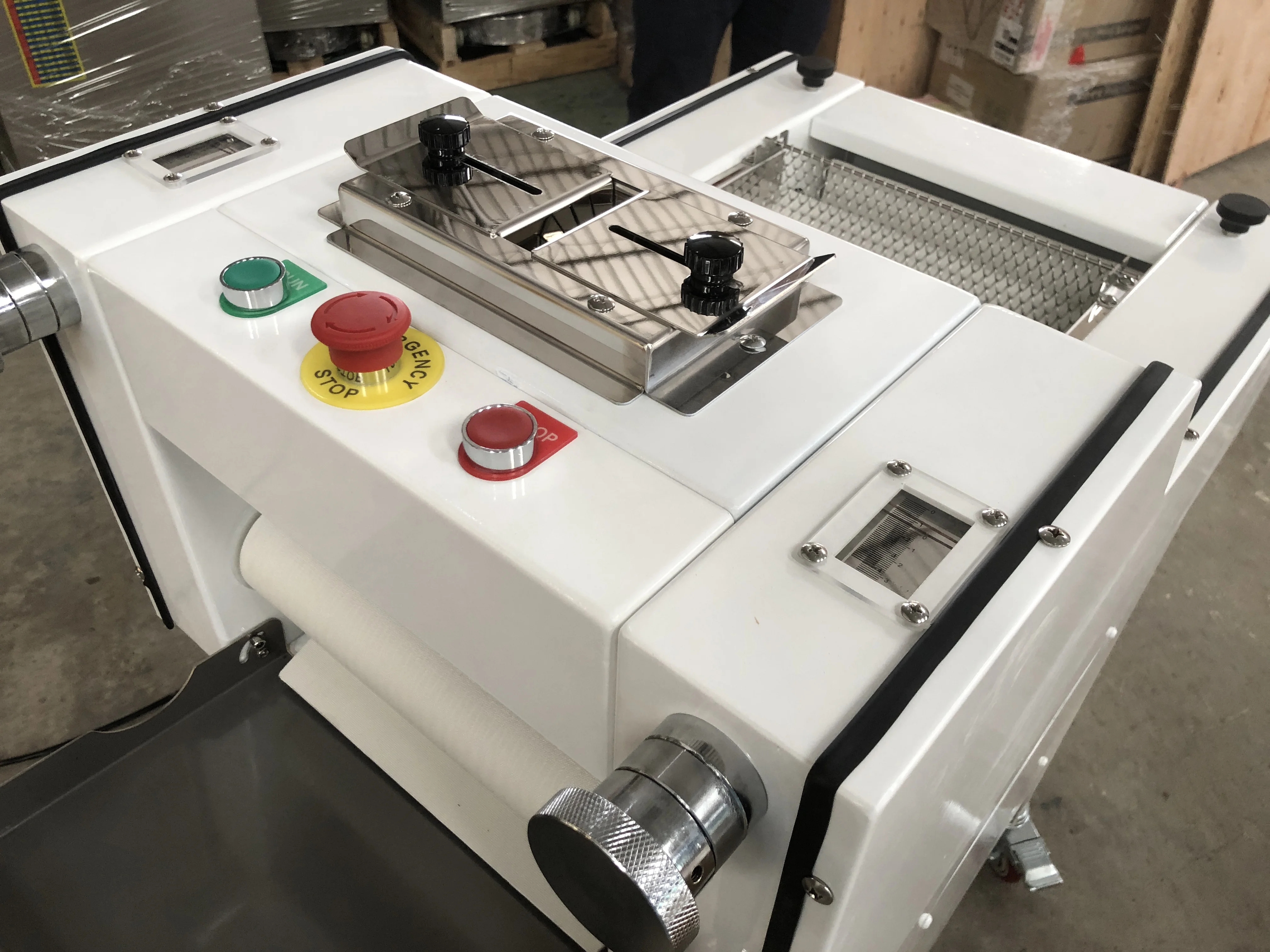 Wholesale bread making machine bakery equipment home commercial use auto toast dough roller moulder