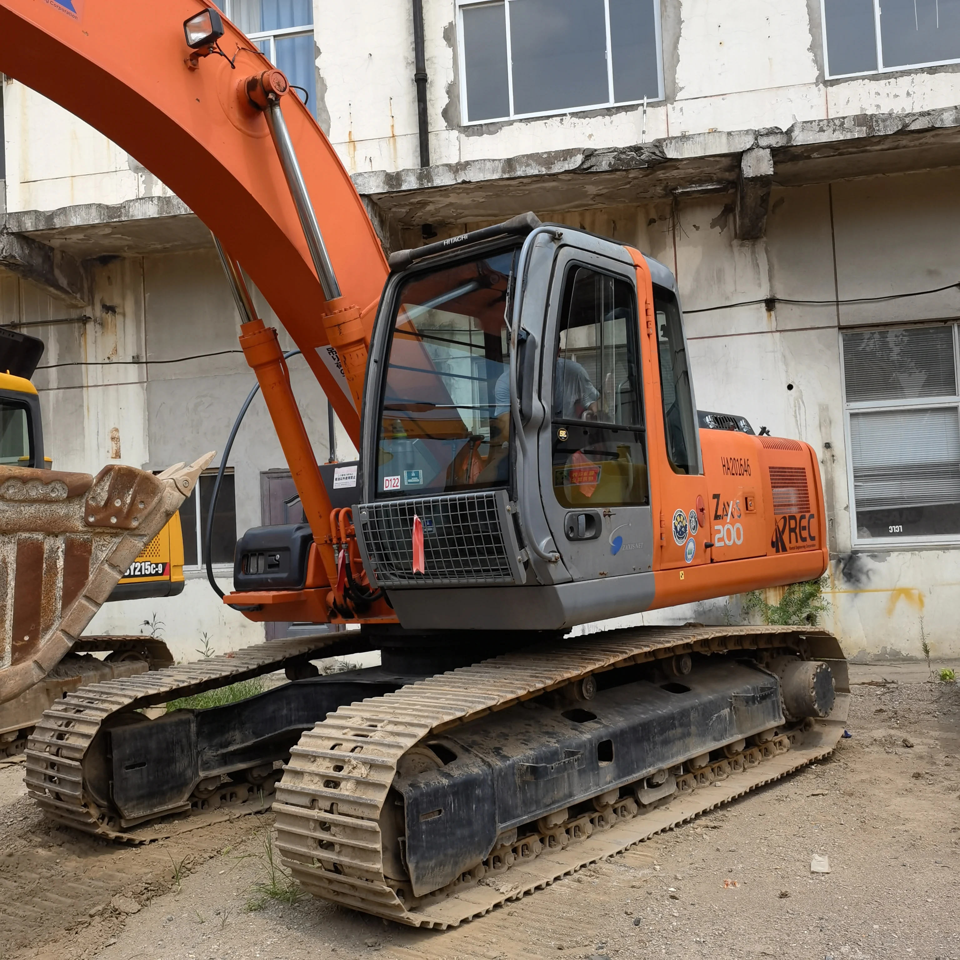 Used hitachi zx200-3 zx200-6 with good working condition from japan hitachi zx200 in good condition in Shanghai