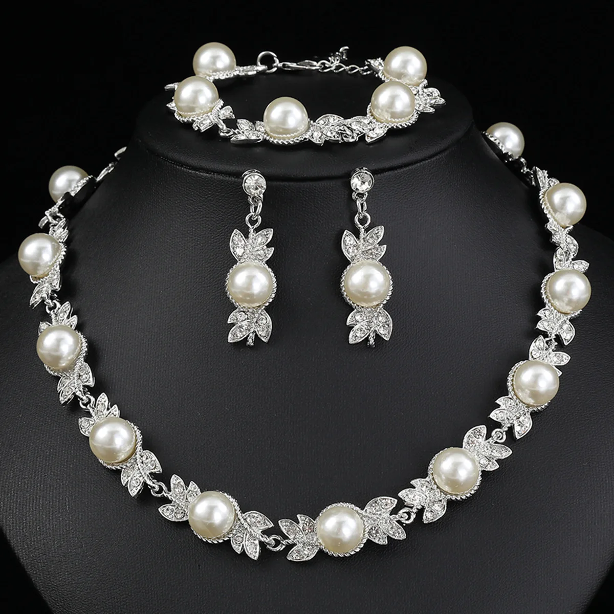 Light Luxury Pearl Necklace Set Fashion Bridal Jewelry Pearl Earrings Necklace Bracelet Wedding Banquet Jewelry