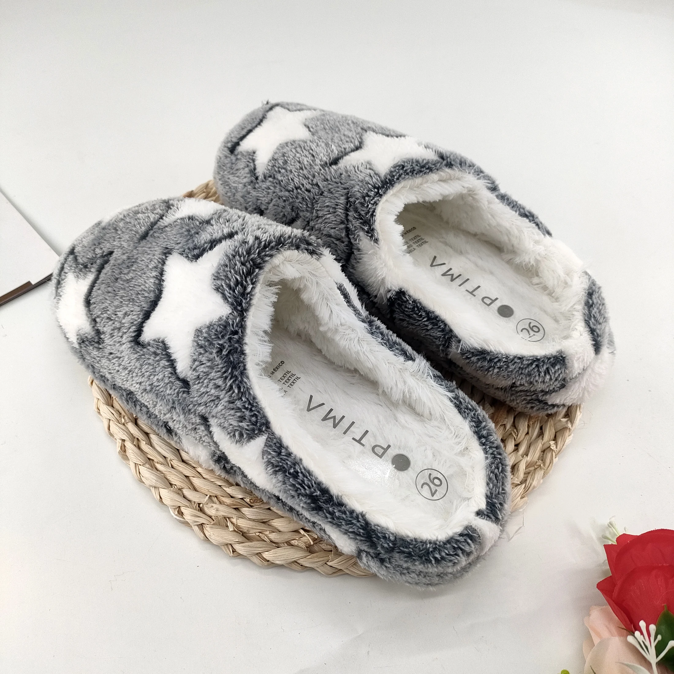 Plush Bedroom Non-slip Couples Shoes Factory Wholesale Girls Soft Sole Luxury Flannel Home Women Fur Slippers