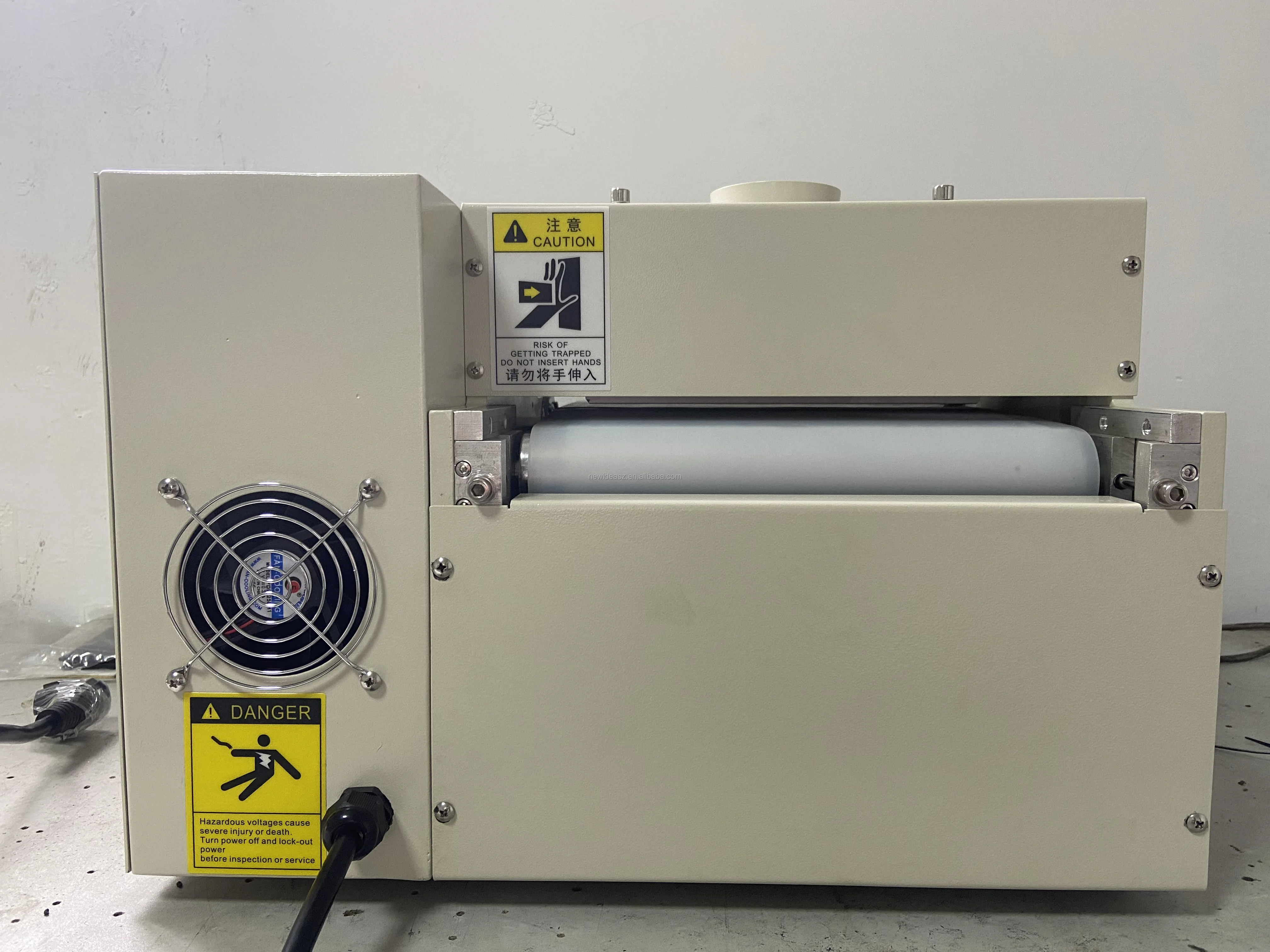 Corona Treating Device For web rolled films