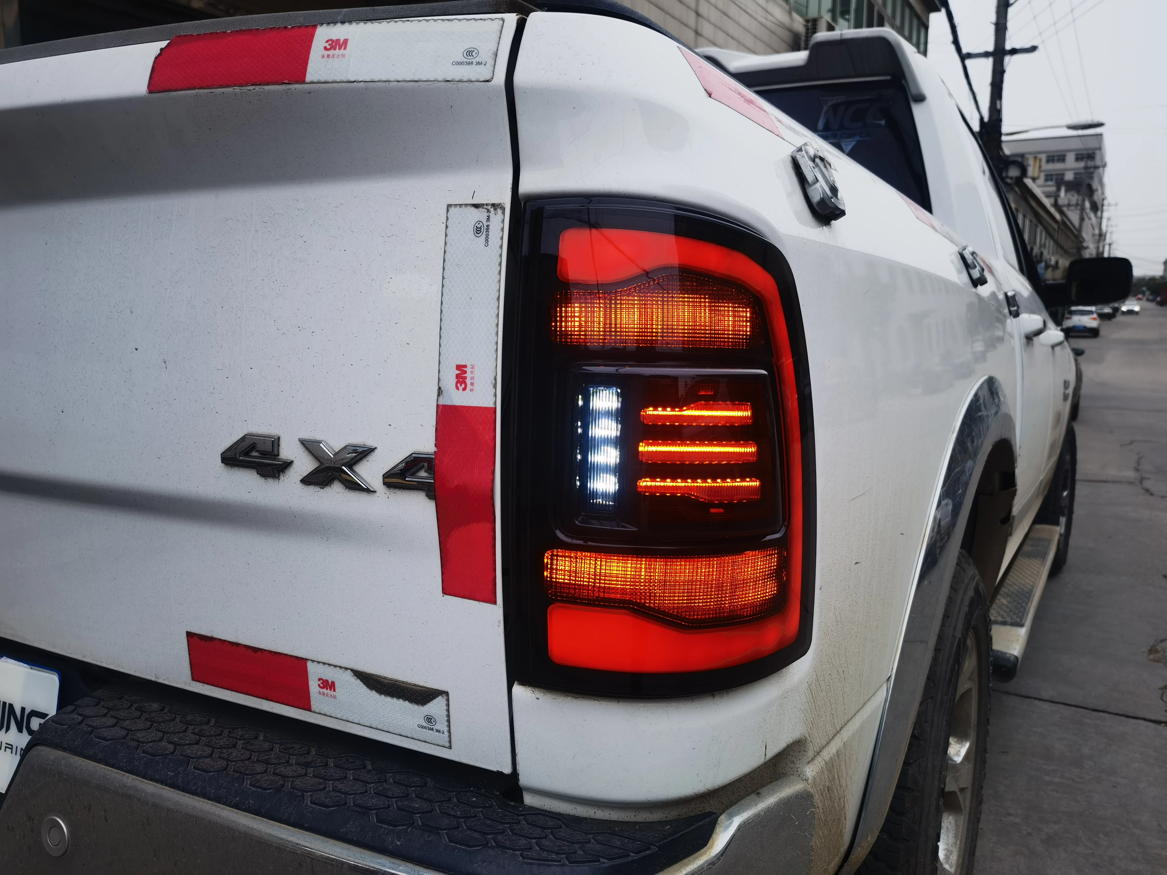 09-18 Hot Sale 4x4 auto tuning accessories taillights with running light for dodge ram 1500
