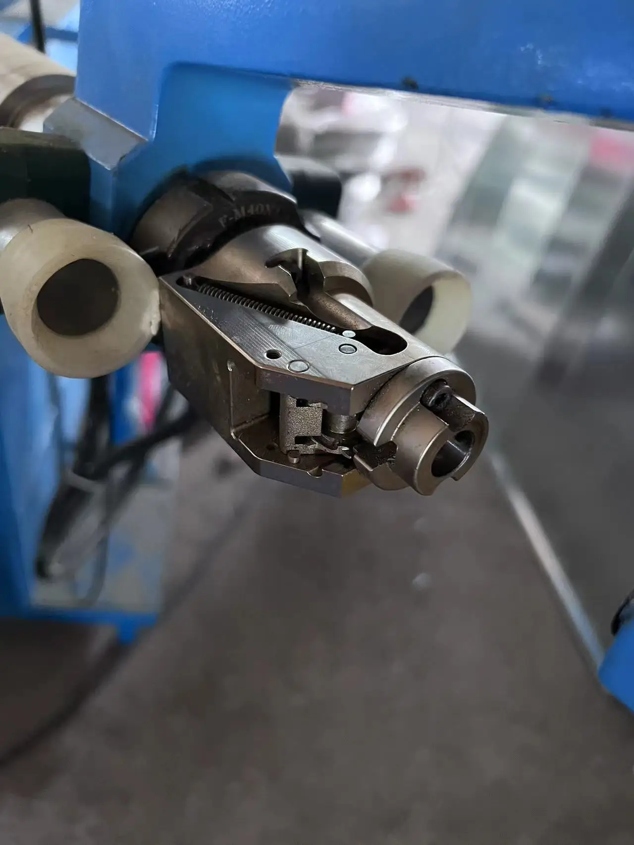 Sandwich Bus Duct Riveting Machine Automatic Feed Riveting Machinery