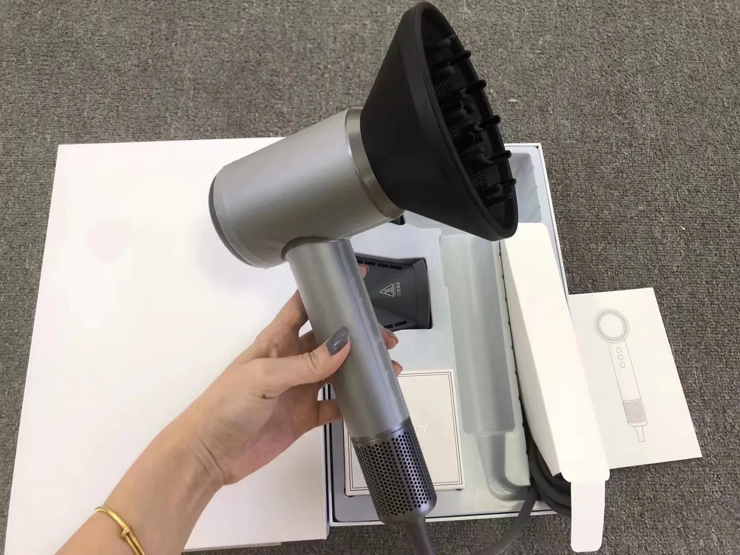 2023 NEW Design 110000rpm Negative Ion High Speed Portable Hotel Electric Brushless Leafless Hair Blow Dryer Professional Salon