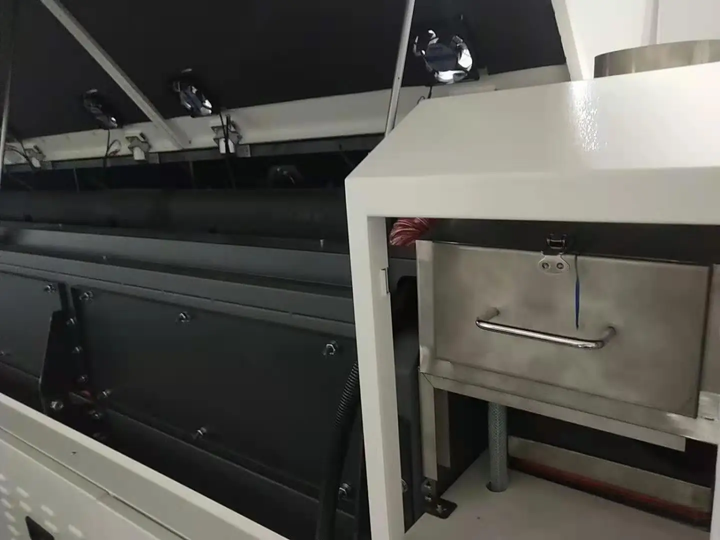 Factory direct sales 8 Zones Lead-Free Hot Air Reflow Soldering Machine R8-D New Automatic  for SMT production line