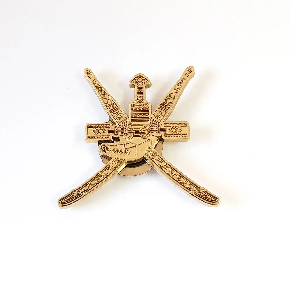 collectible free mold charge Oman national emblem Khanjar magnetic metal gold badge pin brooch