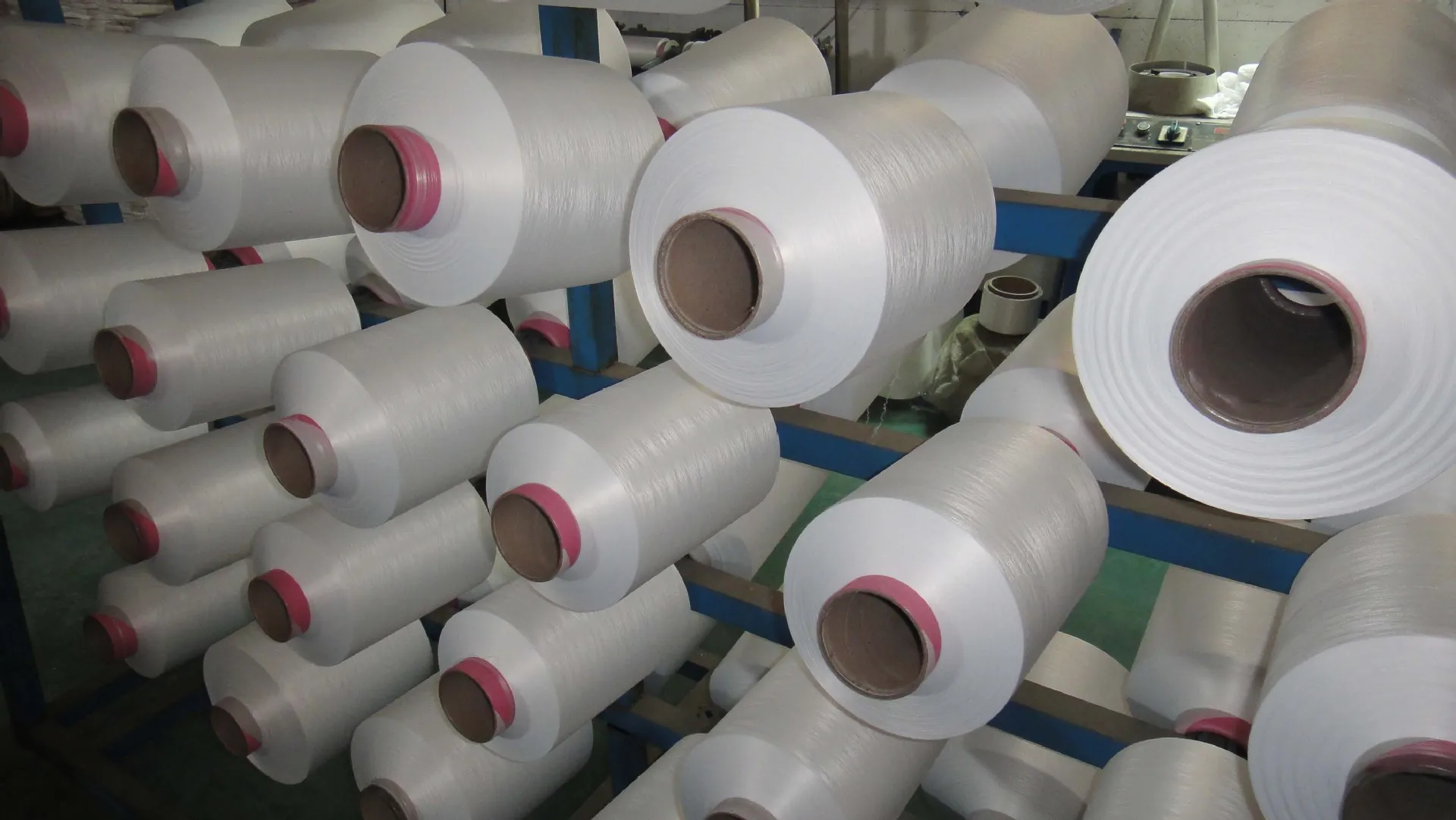 NIM SD 70D/24F/2 100% нейлон 6 бумажных конусов НЕОБРАБОТАННАЯ Белая нейлоновая пряжа заводская цена