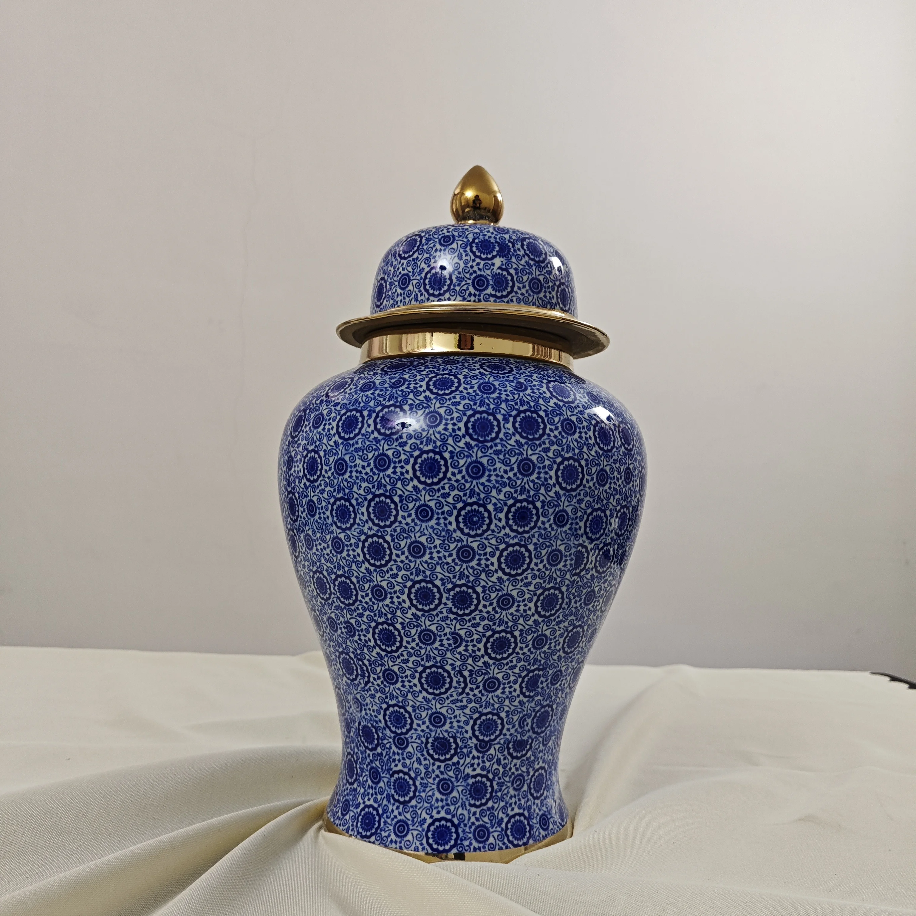 The best price wholesale temple blue ginger jar blue and porcelain jar hotel and home decor