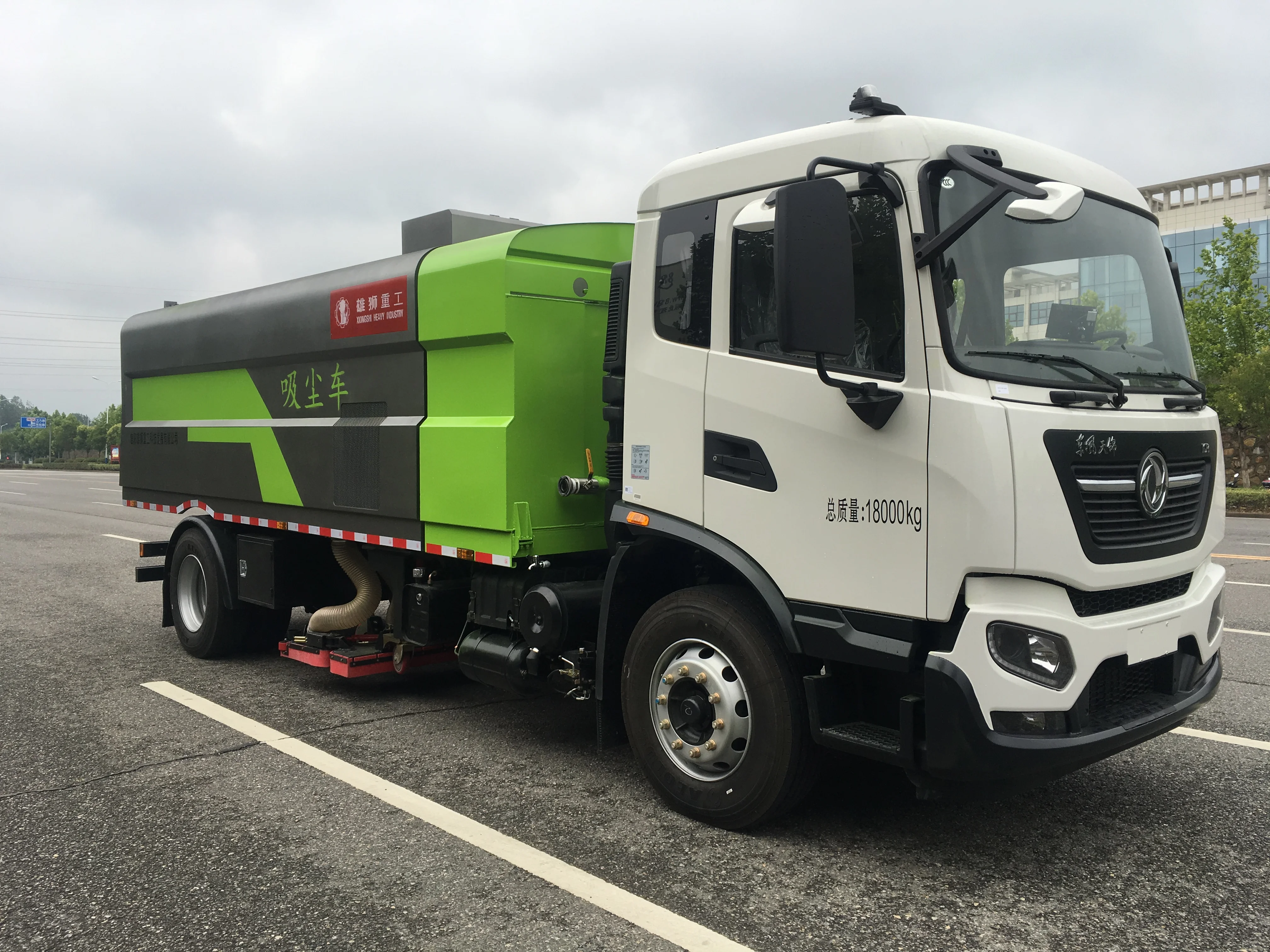 Новый продукт Dongfeng Китай вакуумные уборочные машины продажа с завода