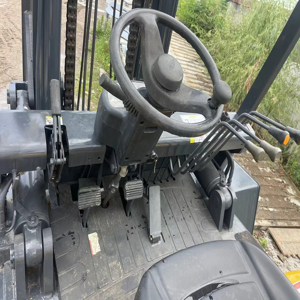 High Quality TCM 11 Ton Forklift Second-Hand Used Machine New Condition Industrial Construction Machinery Core Engine Component