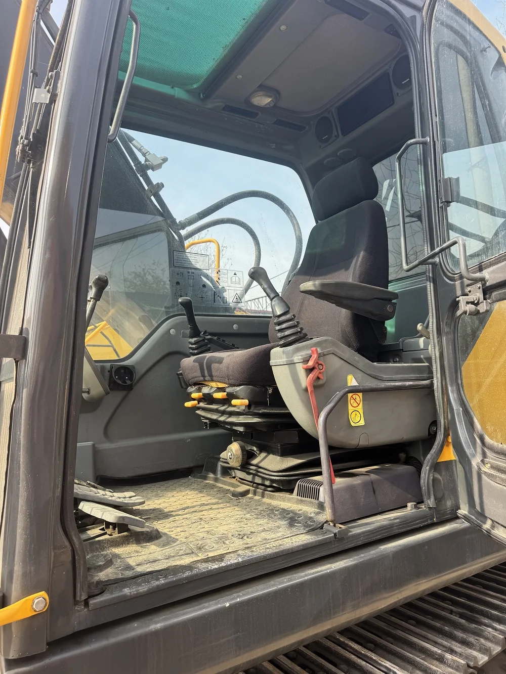 Original engine used Volvo EC210 excavator 21tons  Volvo220  22tons with good quality high performance