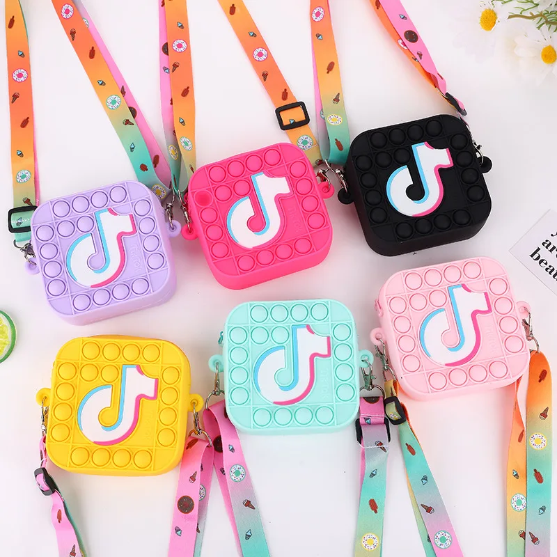 2021 last design Fashion poppers tik tok purse  fidget Cute Chain Silicone  tik tok pop it purse bag  for women