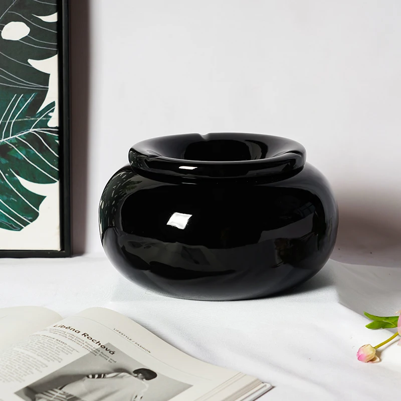 Black Color Large Capacity Ceramic Ashtray with Cover Home Living Room Tea Table Decoration Creative Ashtray