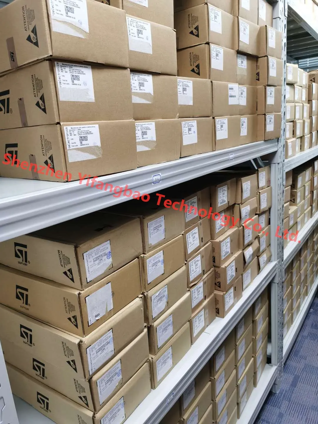 70825L35PFGI8 New and original Electronic Components Integrated circuit ic chilp list bom supplier