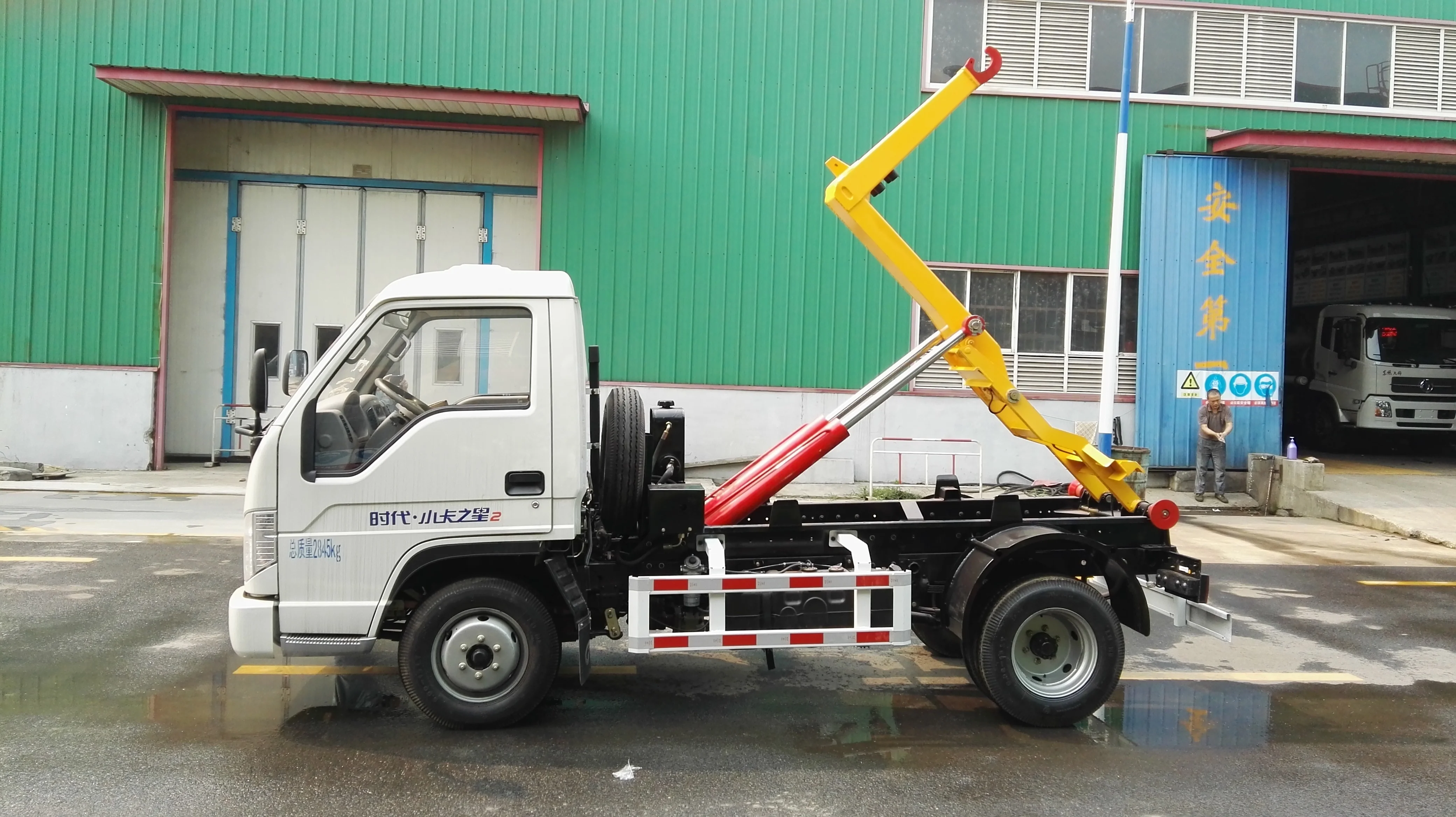  Forland Mini 6CBM Municipal Sanitation Removable Container Roll Off Hook Arm Lift Garbage
