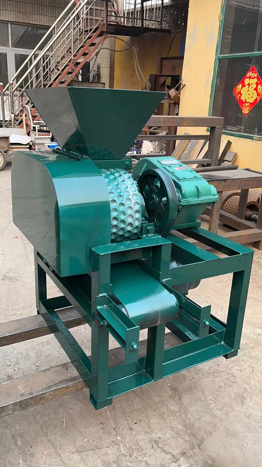 Mineral powder briquette machine Metal ore powder briquette making equipment Cobblestone briquette machine