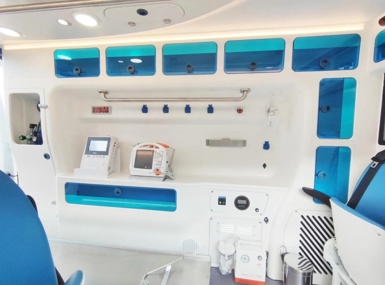 High Quality Monitoring ICU Medical Hospital Ambulance Emergency Vehicle Transit V348 PRO Ambulance Car for exporting