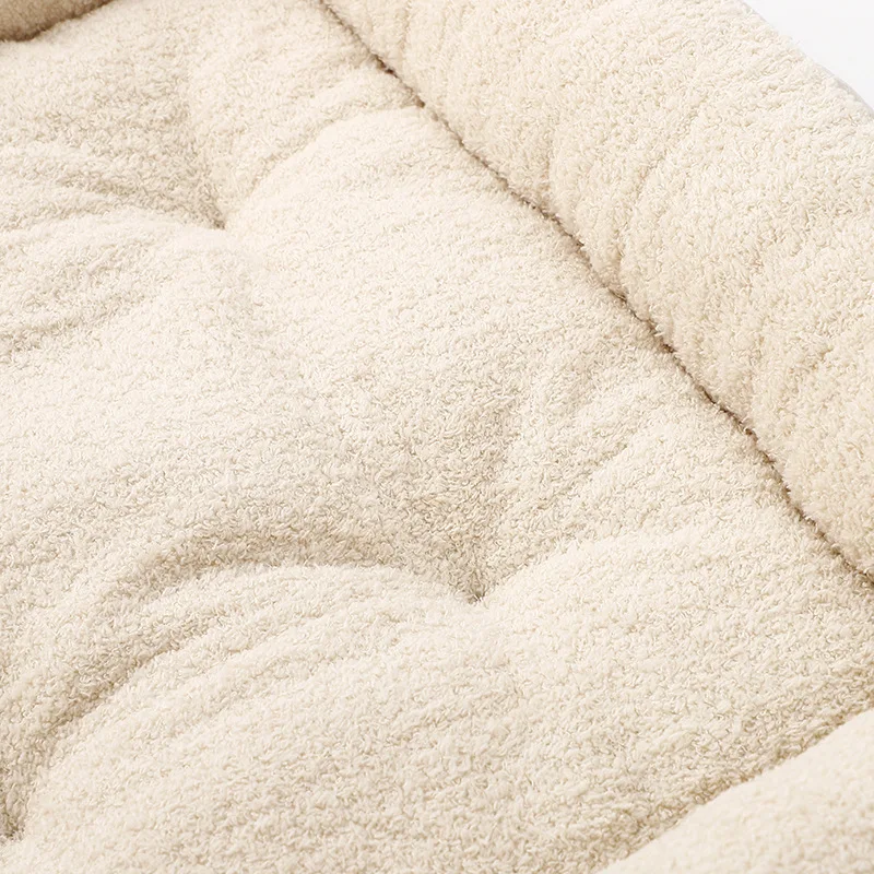 Comfortable And Soft High Quality 1.05kg Anti-Skid Mat Square Warm Calm Sleeping Safe Pet Nest Cat And Dog Mat Bed