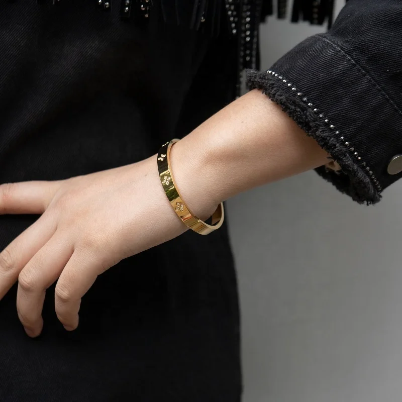 Latest 18K Gold Plated Stainless Steel Jewelry Four Leaf Clover Zircon Bangle For Women Gifts Accessories Bracelet B222317