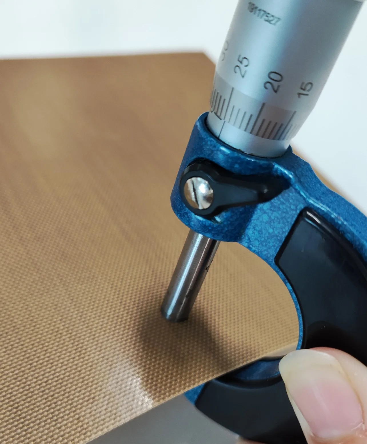 Высококачественная устойчивая к высоким температурам гладкая поверхность 0 25 мм ламинирование солнечной панели ПТФЭ ткань