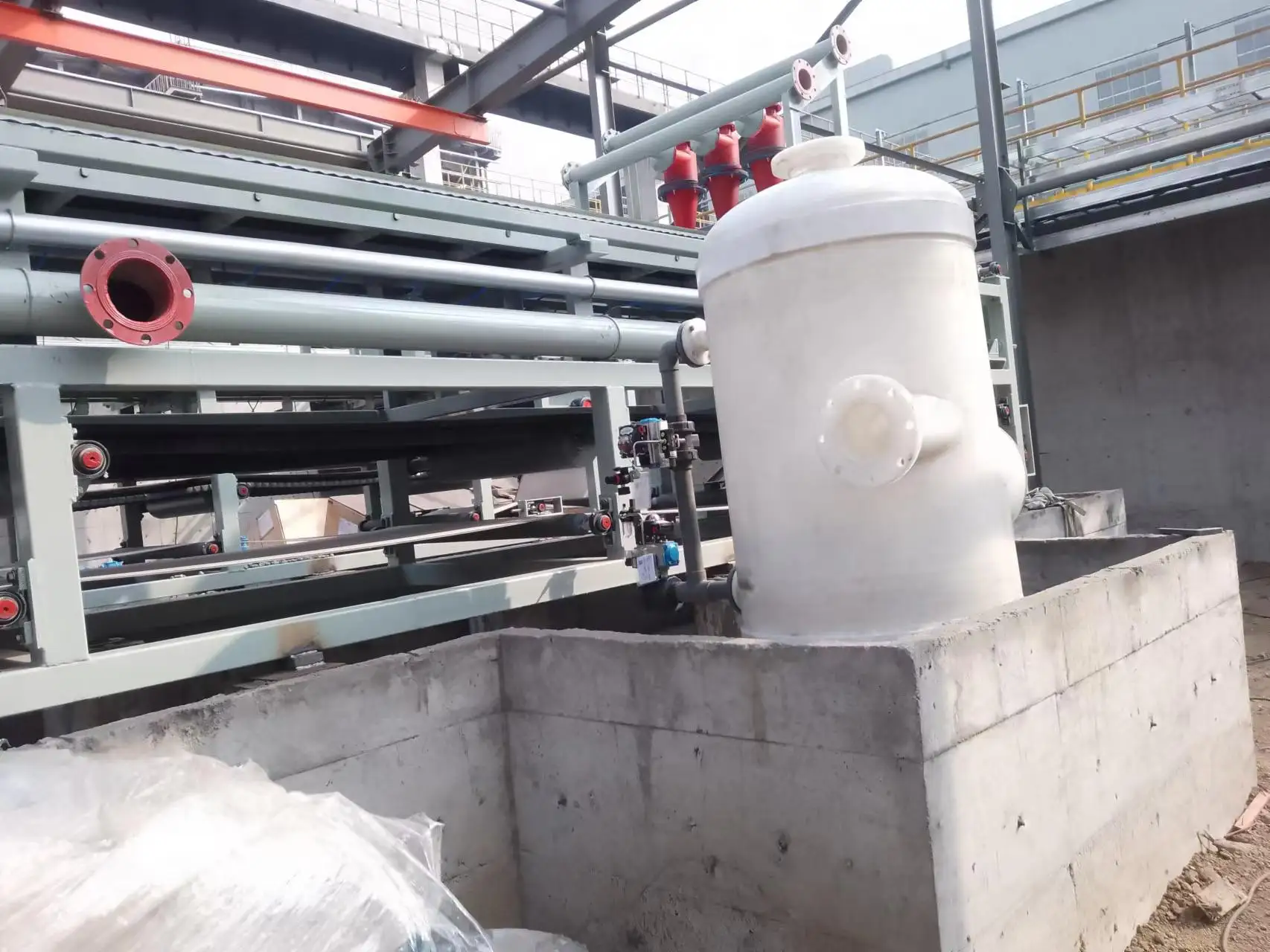 Mineral processing sludge separator belt vacuum filter press equipment