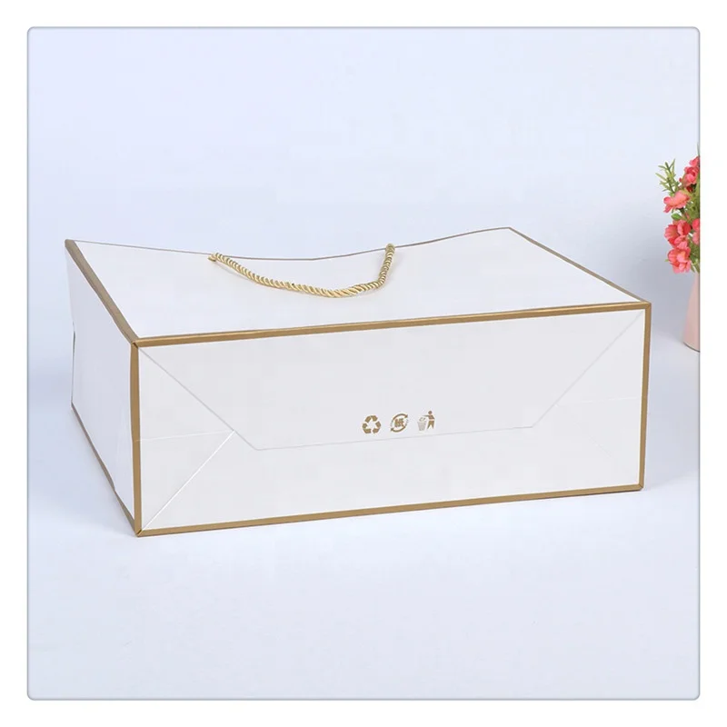 Factory wholesale stock printed white cartoon gift bag paper tote bag custom LOGO clothing paper bag custom